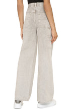 Load image into Gallery viewer, Magda carpenter jeans