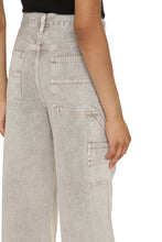 Load image into Gallery viewer, Magda carpenter jeans