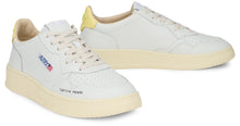 Carica l'immagine nel visualizzatore di Gallery, Sneakers low-top Medalist