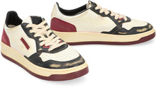 Load image into Gallery viewer, Medalist Leather low-top sneakers