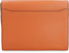 Carica l'immagine nel visualizzatore di Gallery, Buckle Travel Case in pelle