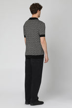 Carica l'immagine nel visualizzatore di Gallery, Polo in maglia con motivo jacquard