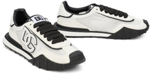 Load image into Gallery viewer, Sneakers with logo