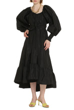 Carica l'immagine nel visualizzatore di Gallery, Abito a spalle scoperte con balze