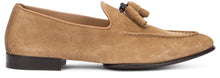 Carica l'immagine nel visualizzatore di Gallery, Mocassino in suede con nappa