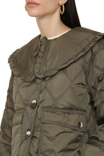 Load image into Gallery viewer, Padded cropped jacket