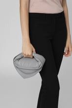 Carica l'immagine nel visualizzatore di Gallery, Mini-bag Tortellino in pelle