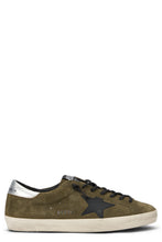 Carica l'immagine nel visualizzatore di Gallery, Sneakers classiche con dettagli distintivi