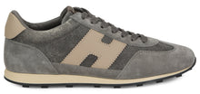 Load image into Gallery viewer, Sports shoe with details