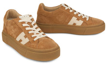 Load image into Gallery viewer, Sneakers with a durable sole