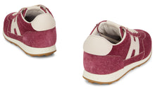Load image into Gallery viewer, Fitted sneakers