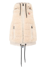 Carica l'immagine nel visualizzatore di Gallery, Gilet con cappuccio in stile teddy