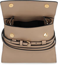 Carica l'immagine nel visualizzatore di Gallery, Borsa a mano Piccola Moschino Tie Me in pelle