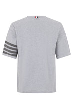 Carica l'immagine nel visualizzatore di Gallery, T-shirt con dettaglio a 4 righe