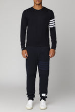 Carica l'immagine nel visualizzatore di Gallery, Pullover in lana con manica a righe