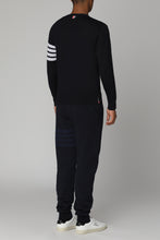 Carica l'immagine nel visualizzatore di Gallery, Pullover in lana con manica a righe