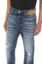 Carica l'immagine nel visualizzatore di Gallery, Jeans slim fit a 5 tasche
