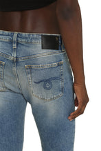 Carica l'immagine nel visualizzatore di Gallery, Cropped jeans svasati