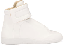 Carica l'immagine nel visualizzatore di Gallery, Sneakers futuristiche