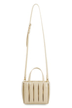 Carica l'immagine nel visualizzatore di Gallery, Mini-bag Aria Patent