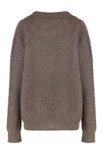 Carica l'immagine nel visualizzatore di Gallery, Maglione in maglia con scollo a V