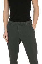 Carica l'immagine nel visualizzatore di Gallery, Pantaloni chino Gaubert in cotone
