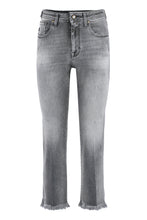 Carica l'immagine nel visualizzatore di Gallery, Cropped jeans