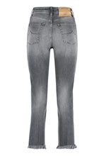 Carica l'immagine nel visualizzatore di Gallery, Cropped jeans