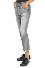 Carica l'immagine nel visualizzatore di Gallery, Cropped jeans