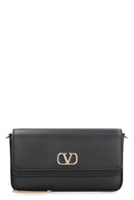 Carica l'immagine nel visualizzatore di Gallery, Clutch VLogo in pelle