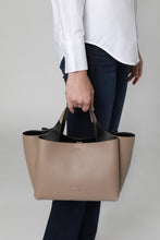 Carica l'immagine nel visualizzatore di Gallery, Mini borsa a mano in pelle