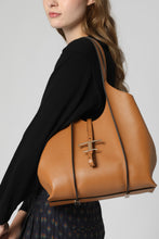 Carica l'immagine nel visualizzatore di Gallery, Borsa shopping piccola T Timeless in pelle