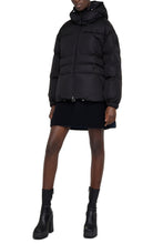 Load image into Gallery viewer, Tiac hooded down jacket