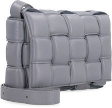 Carica l'immagine nel visualizzatore di Gallery, Borsa a tracolla Cassette in Maxi Intreccio