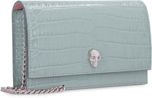 Carica l'immagine nel visualizzatore di Gallery, Clutch in pelle stampa coccodrillo