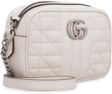 Carica l'immagine nel visualizzatore di Gallery, Camera-bag GG Marmont in pelle matelassé