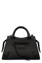 Carica l'immagine nel visualizzatore di Gallery, Borsa a mano Neo Classic City in pelle