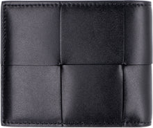 Carica l'immagine nel visualizzatore di Gallery, Portafoglio flap-over in Intrecciato