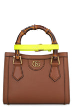Carica l'immagine nel visualizzatore di Gallery, Mini-bag Gucci Diana in pelle