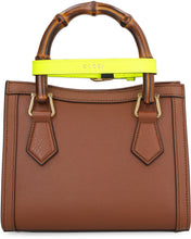 Carica l'immagine nel visualizzatore di Gallery, Mini-bag Gucci Diana in pelle