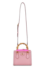 Carica l'immagine nel visualizzatore di Gallery, Mini-bag Gucci Diana in pelle
