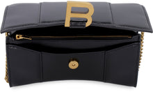 Carica l'immagine nel visualizzatore di Gallery, Wallet on chain Hourglass in pelle