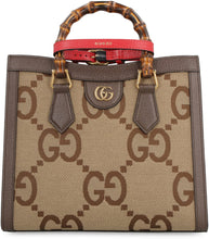 Carica l'immagine nel visualizzatore di Gallery, Borsa Gucci Diana in tessuto GG