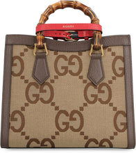 Carica l'immagine nel visualizzatore di Gallery, Borsa Gucci Diana in tessuto GG