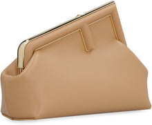 Carica l'immagine nel visualizzatore di Gallery, Clutch Fendi First in pelle