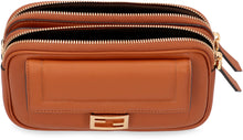 Carica l'immagine nel visualizzatore di Gallery, Mini-bag Easy Baguette in pelle
