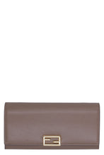Carica l'immagine nel visualizzatore di Gallery, Wallet on chain in pelle