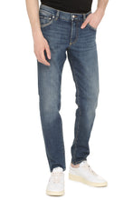Carica l'immagine nel visualizzatore di Gallery, Jeans slim fit a 5 tasche