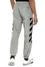 Carica l'immagine nel visualizzatore di Gallery, Track-pants in tessuto tecnico