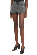 Carica l'immagine nel visualizzatore di Gallery, Shorts in denim